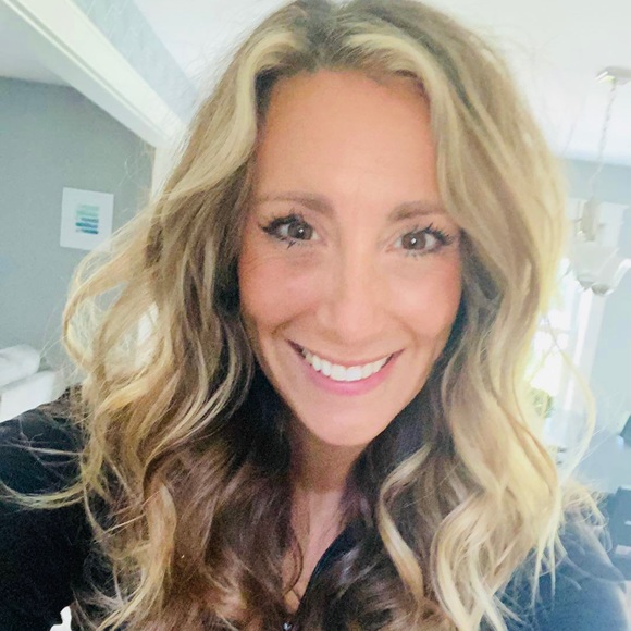 Meet your Posher, Melissa - Picture 1 of 1